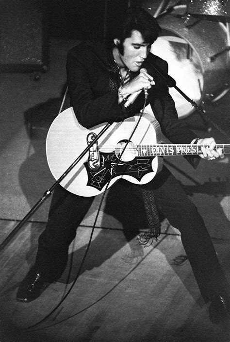 Inside the Las Vegas Show That Turned Elvis’ Career Around.